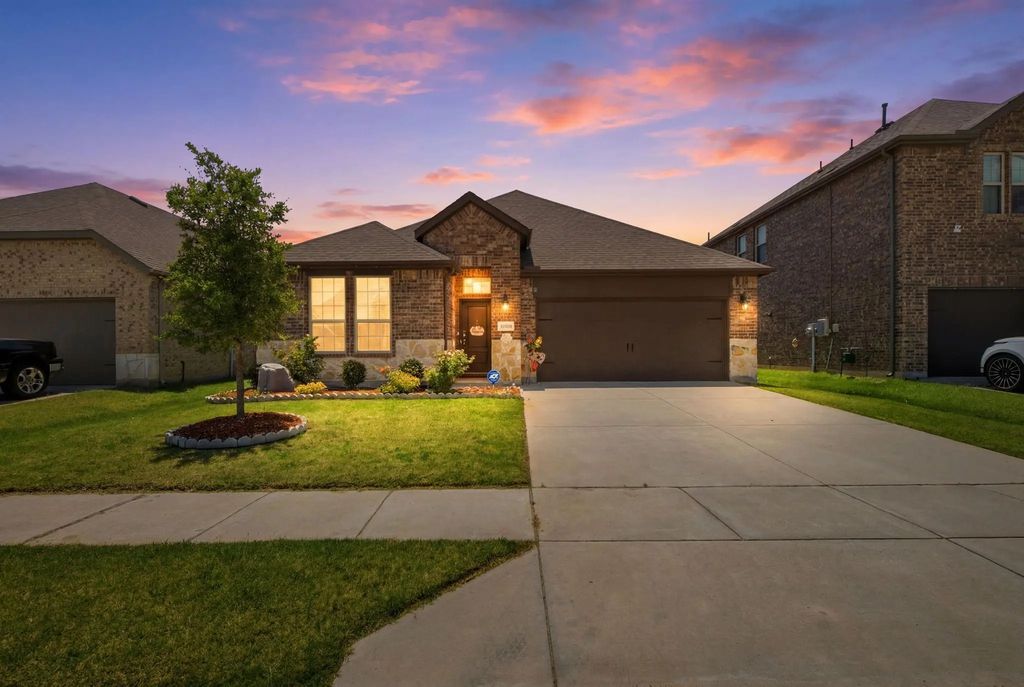 10936 Los Alamos Drive, Aubrey
