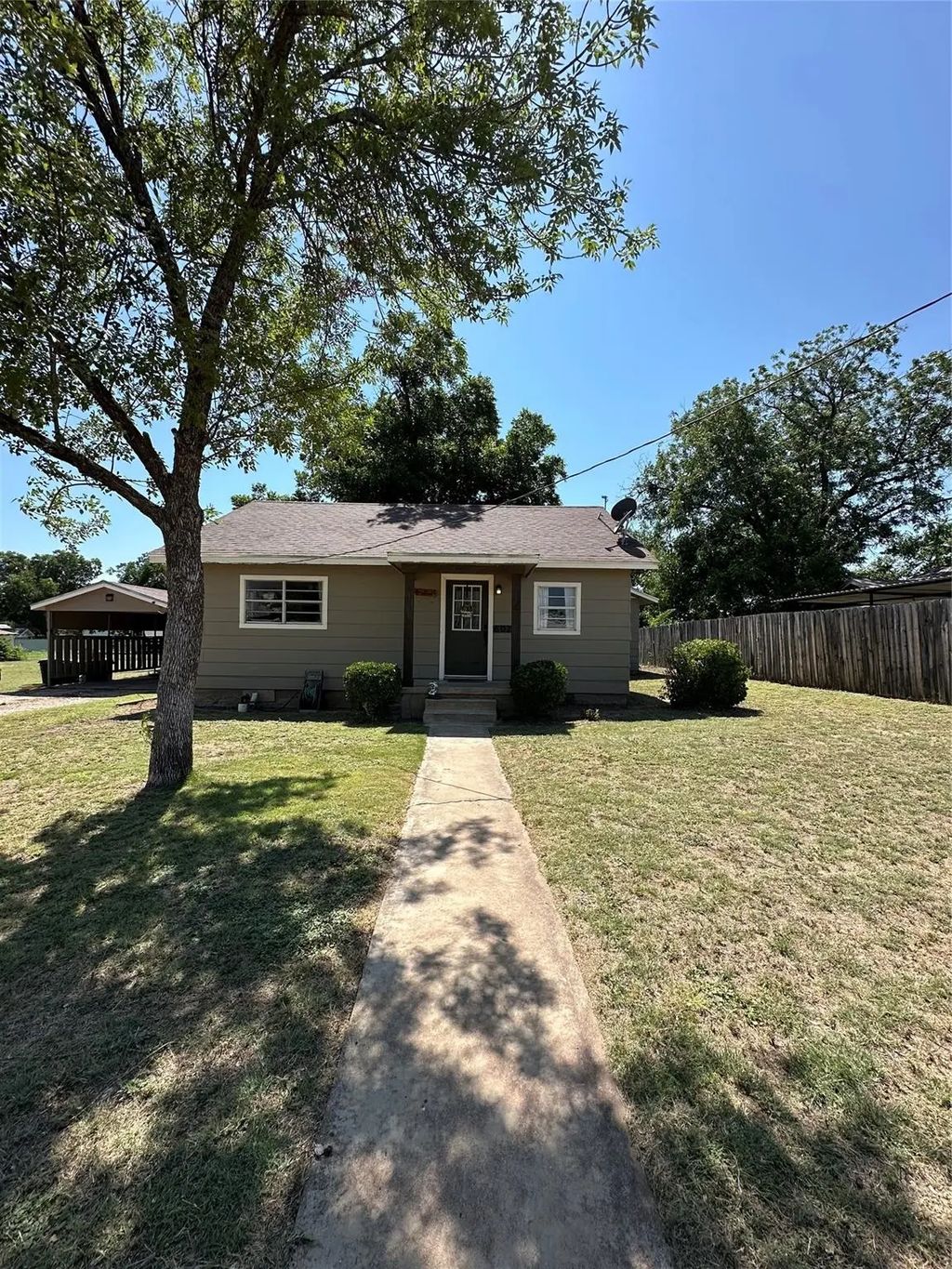 607 Fannin Street, Winters