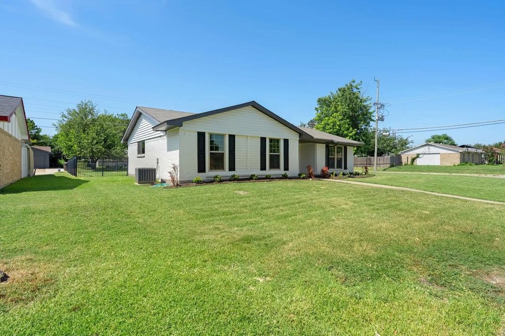 1700 Jasmine Lane, Plano