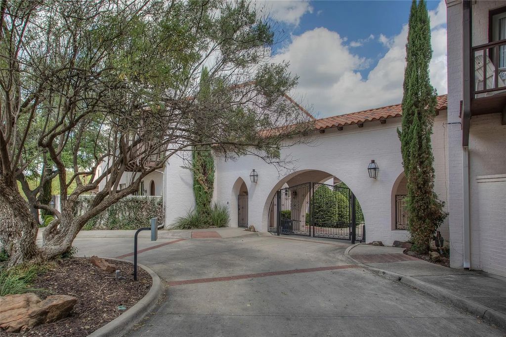 269 Casa Blanca Avenue, Fort Worth