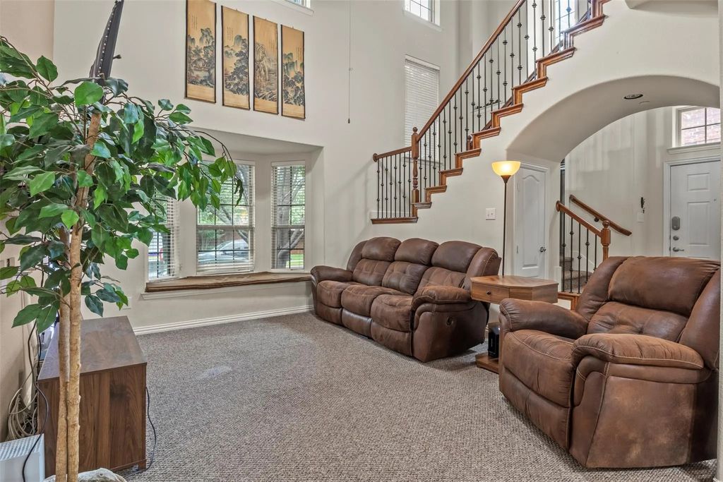 8712 Iron Horse Drive, Irving