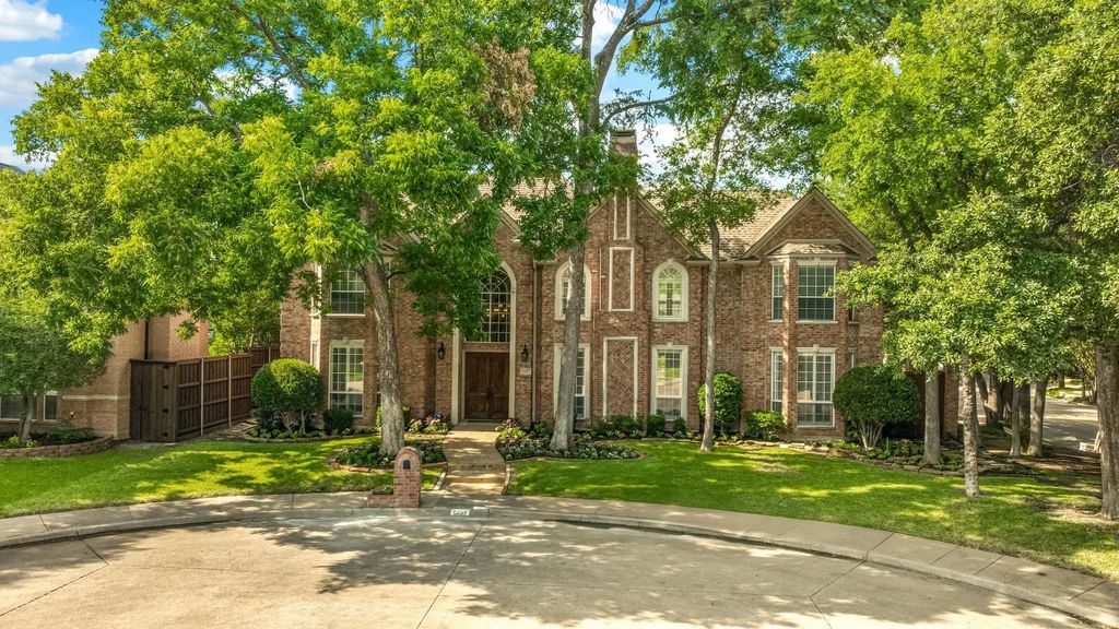 5227 Lincolnshire Court, Dallas