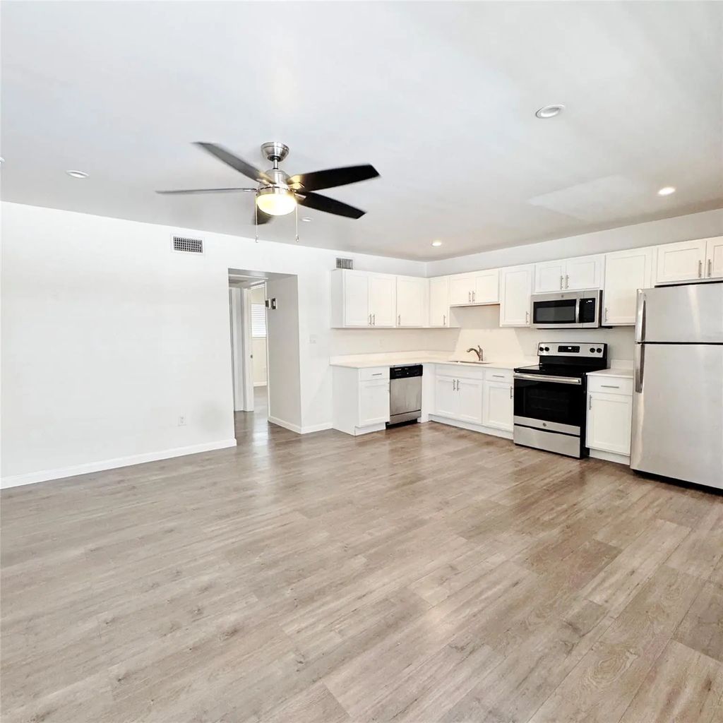 5010 San Jacinto Street 201, Dallas