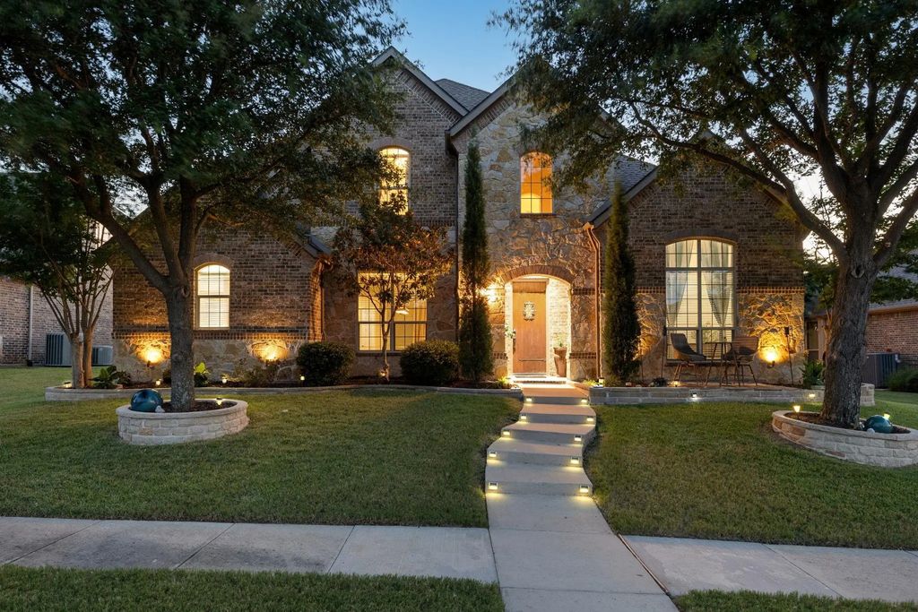 7705 Glenmere Trail, Sachse