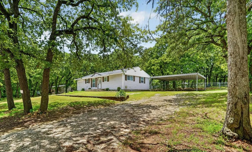 186 Garnet Road, Springtown