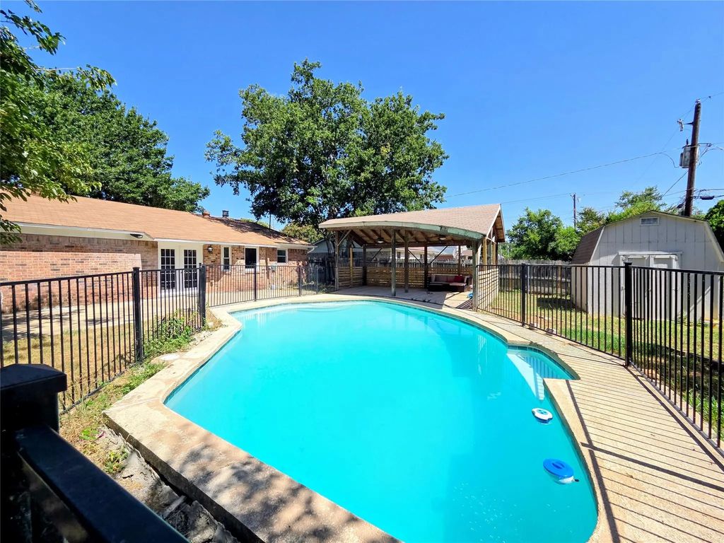 6620 Bernadine Drive, Watauga