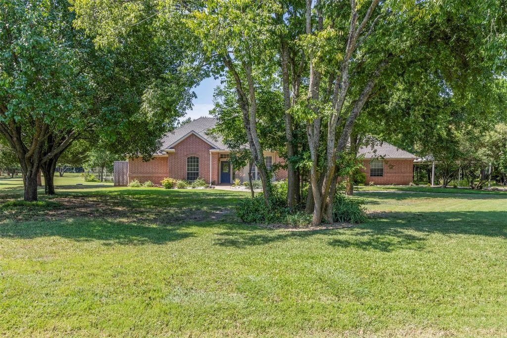 4516 Pecan Meadow Court, Fort Worth