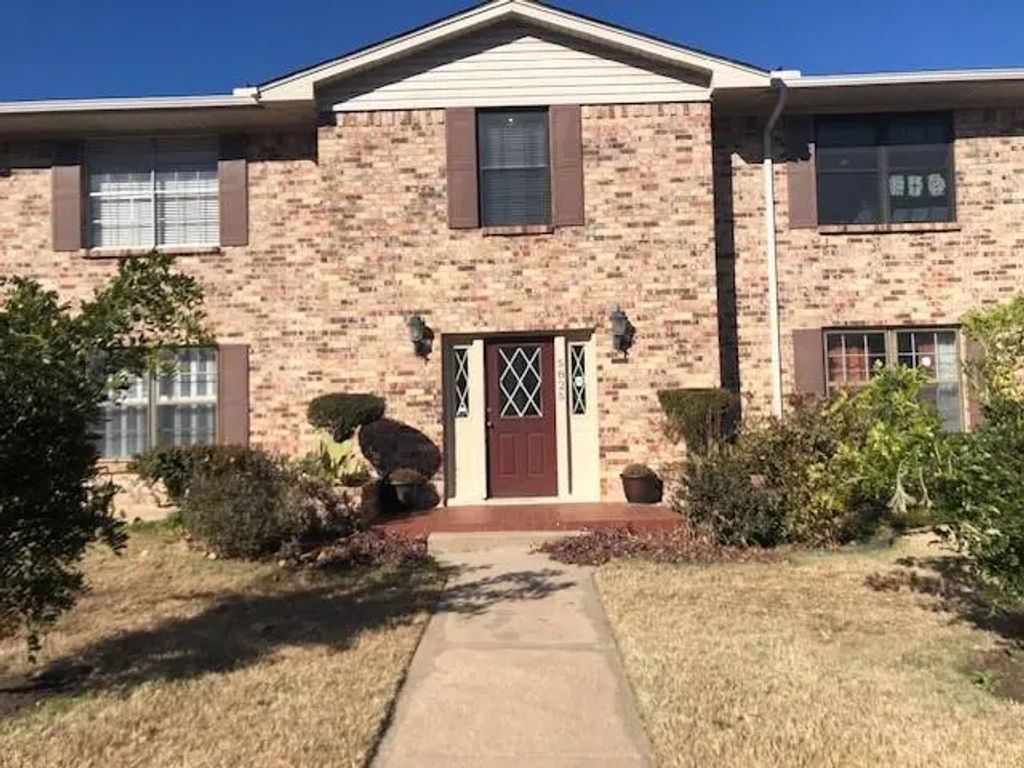 5825 Birchbrook Drive 106, Dallas