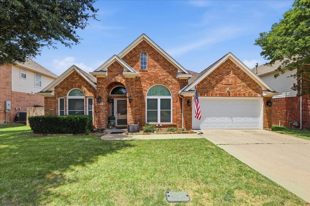 5541 Cranberry Drive, Fort Worth