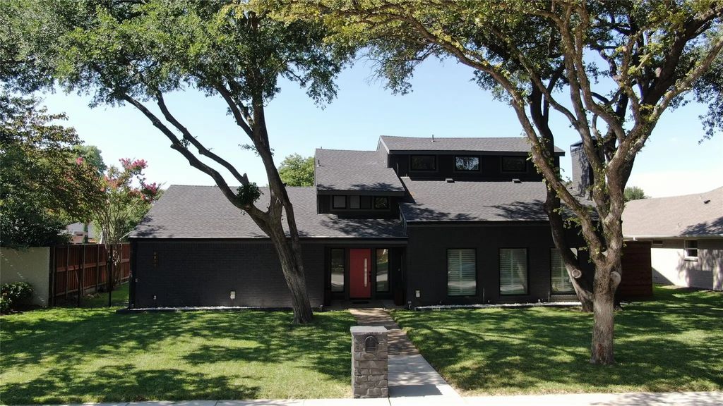 6811 Ledyard Drive, Dallas