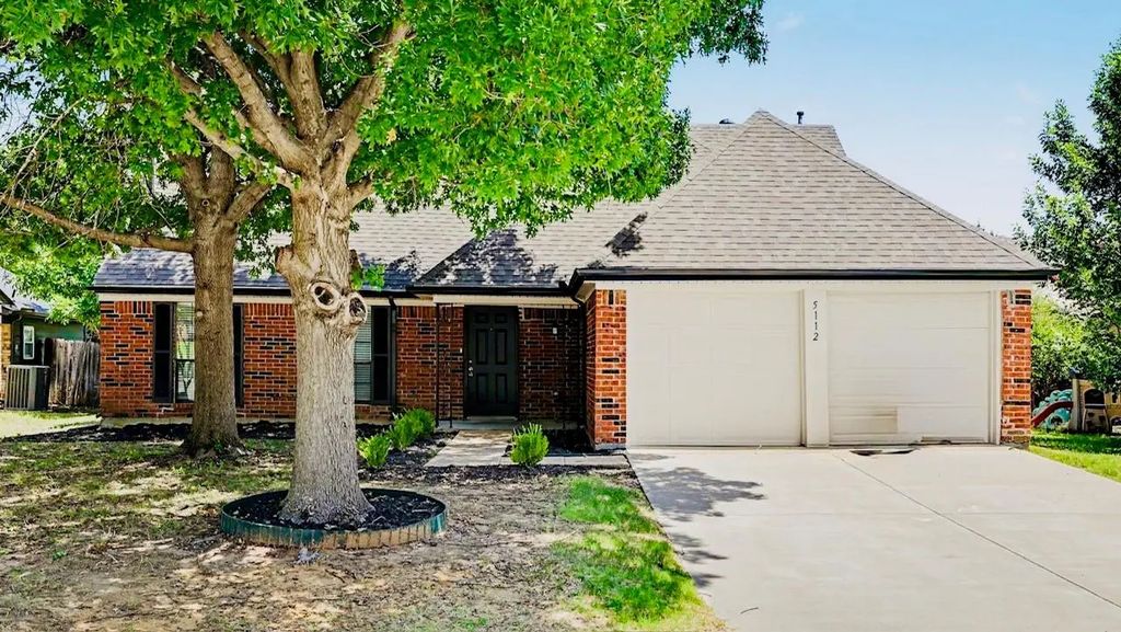 5112 Grady Court, Flower Mound