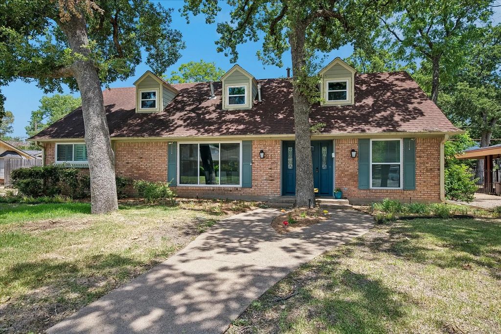 216 Huntingdon Drive, Irving