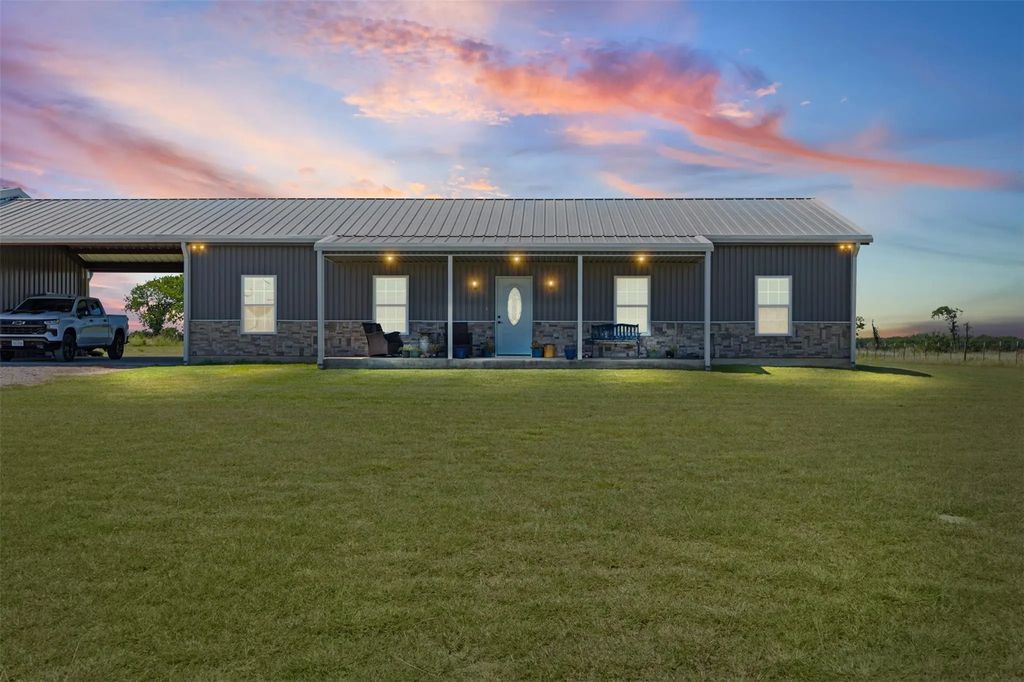 511 E Pecan Tree Road, Waxahachie