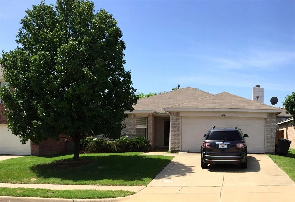 1061 Silver Spur Lane, Fort Worth