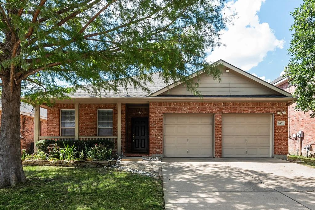 2808 Grandview Drive, Grand Prairie