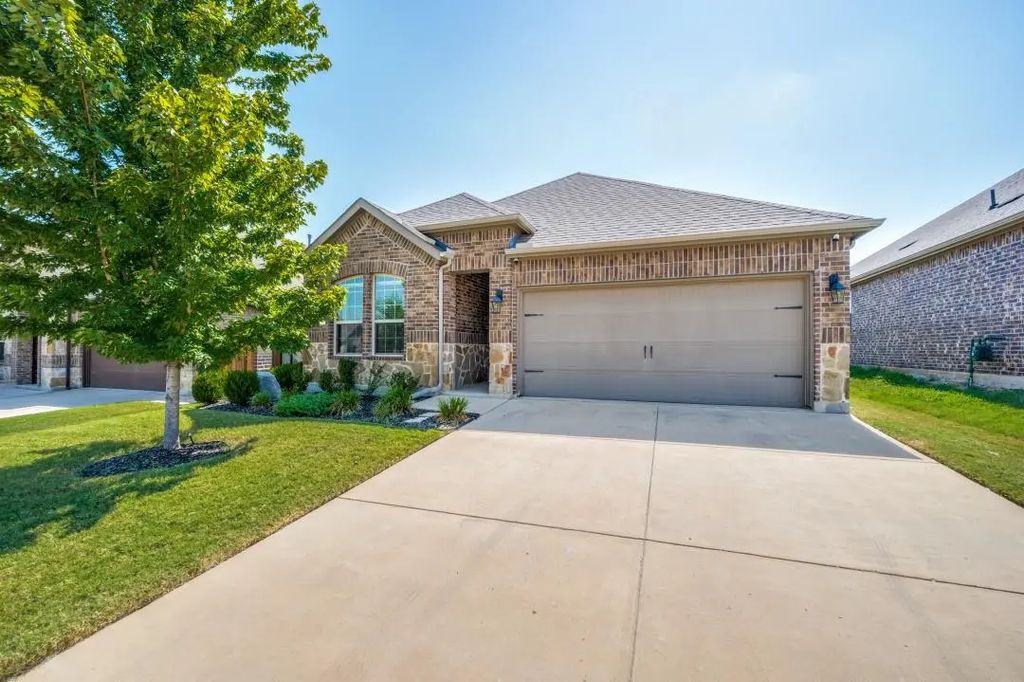3020 Aransas Avenue, Aubrey