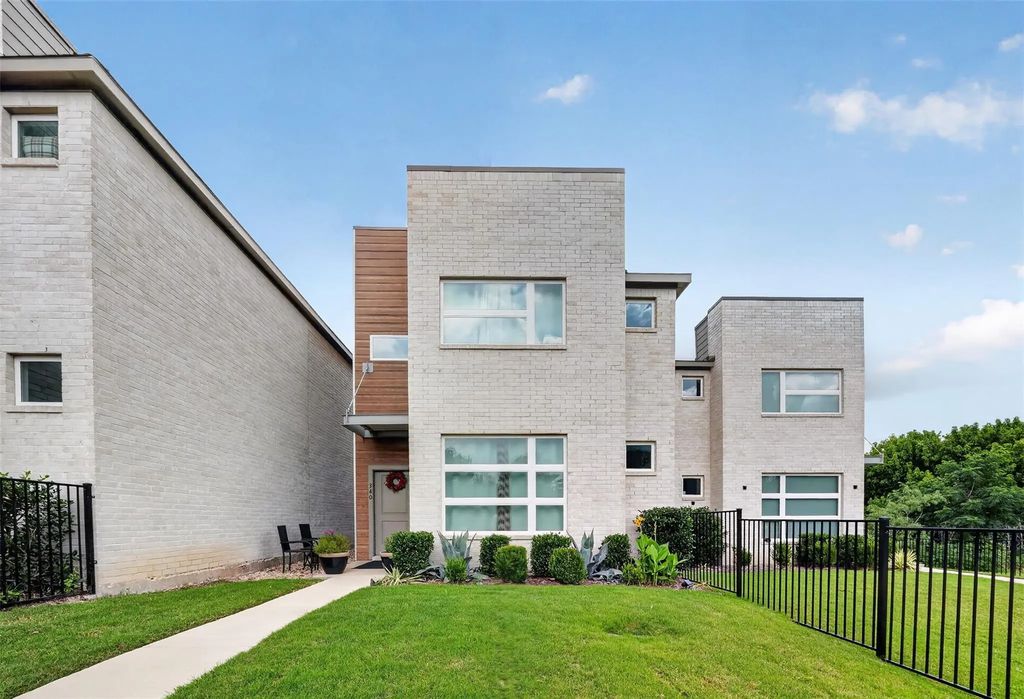 340 Oakbend Drive, Lewisville