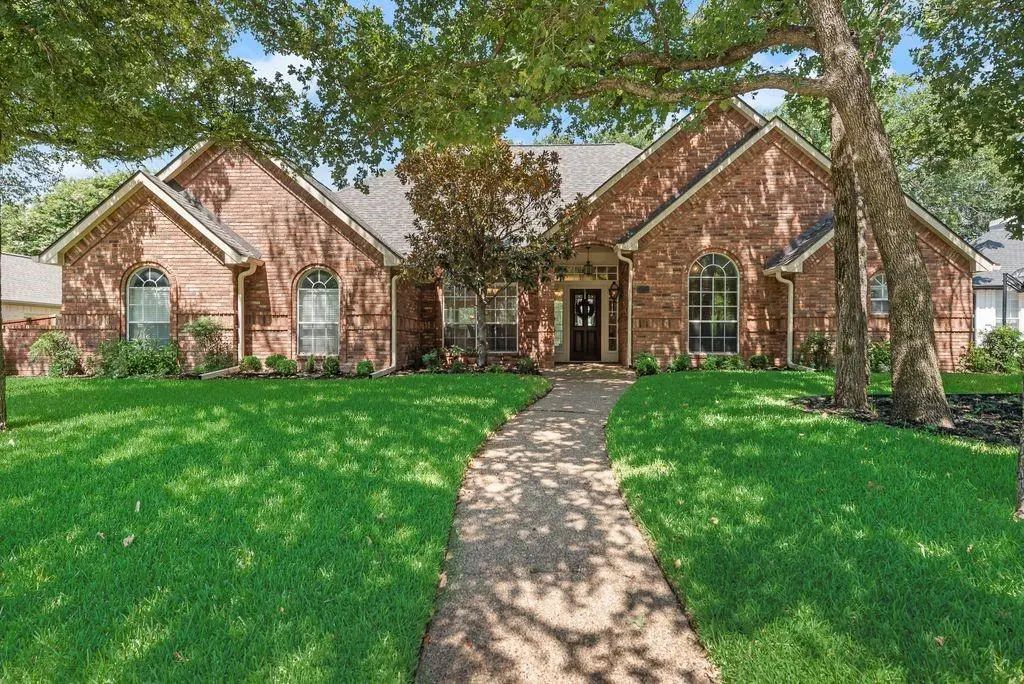 1310 Austin Thomas Drive, Keller