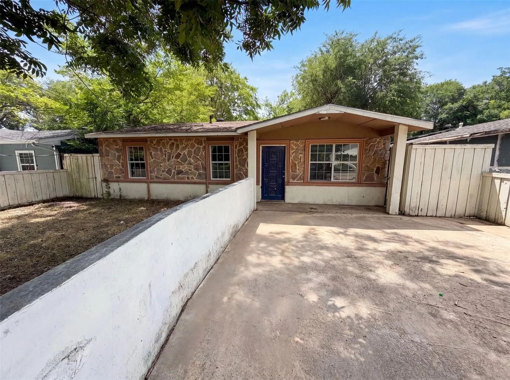 2210 Ben Hur Street, Dallas