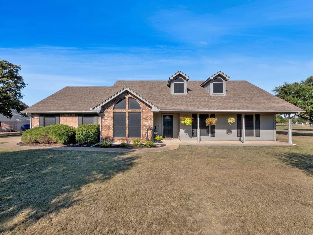 1020 Oak Hollow Lane, Combine