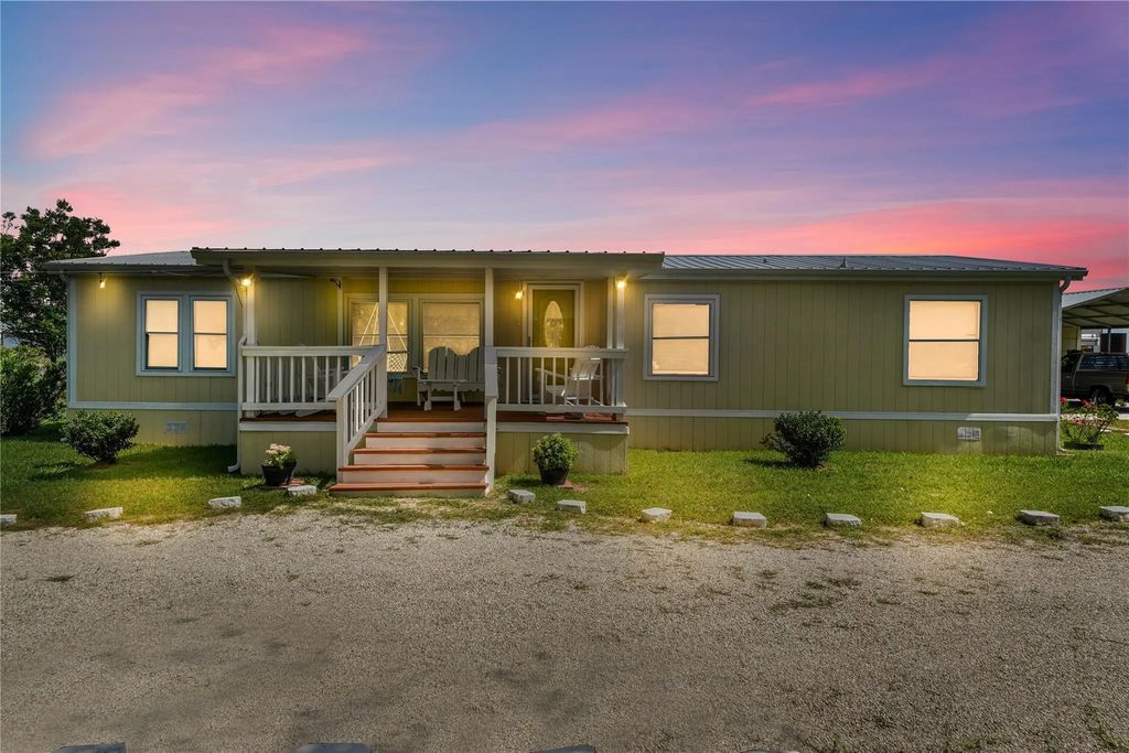 542 Private Road 4906, Haslet