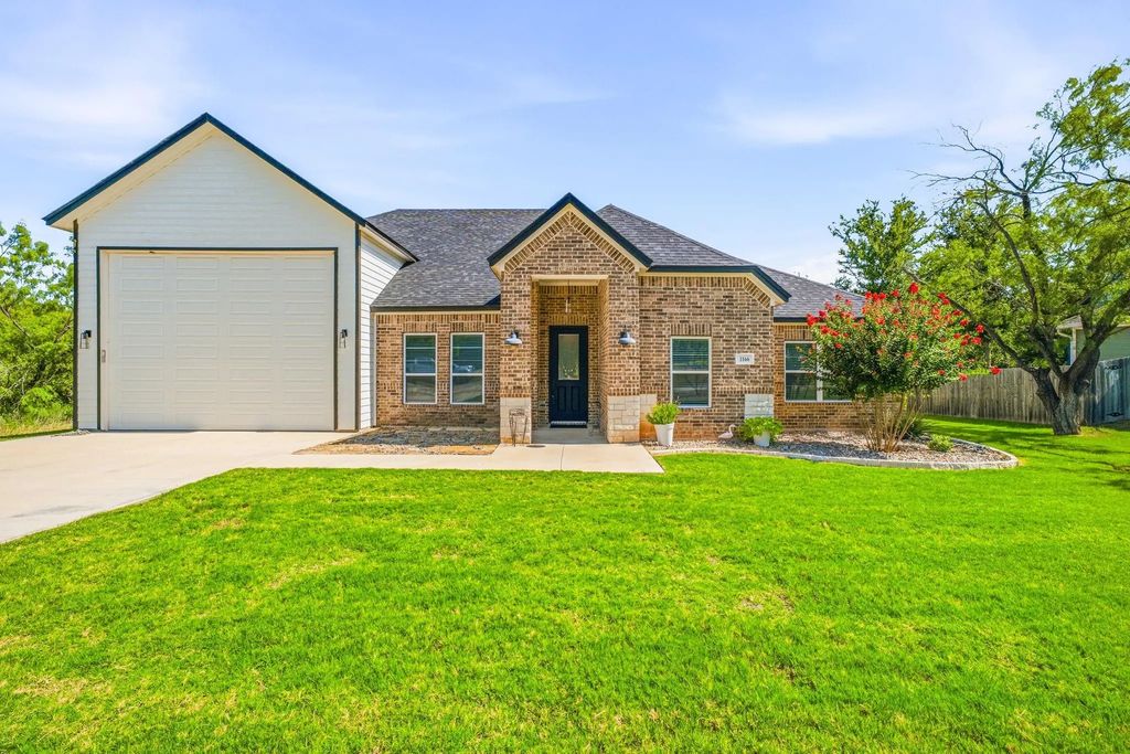 1166 Green Elm Road, Graford