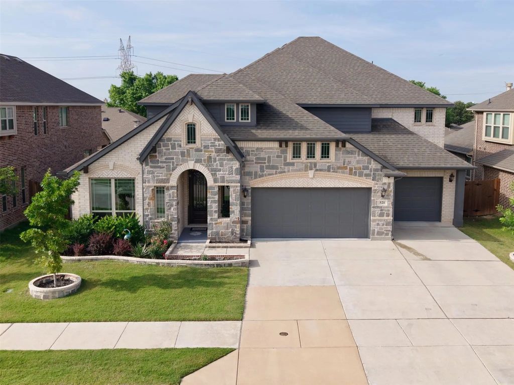521 Ridgewater Trail, Fort Worth