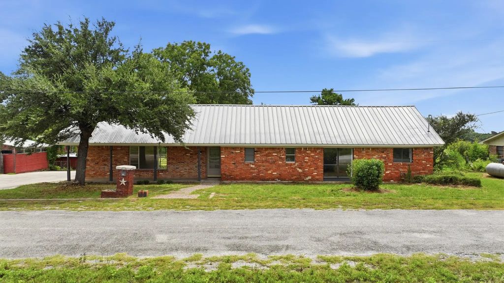 1102 Chilton Street, Weatherford