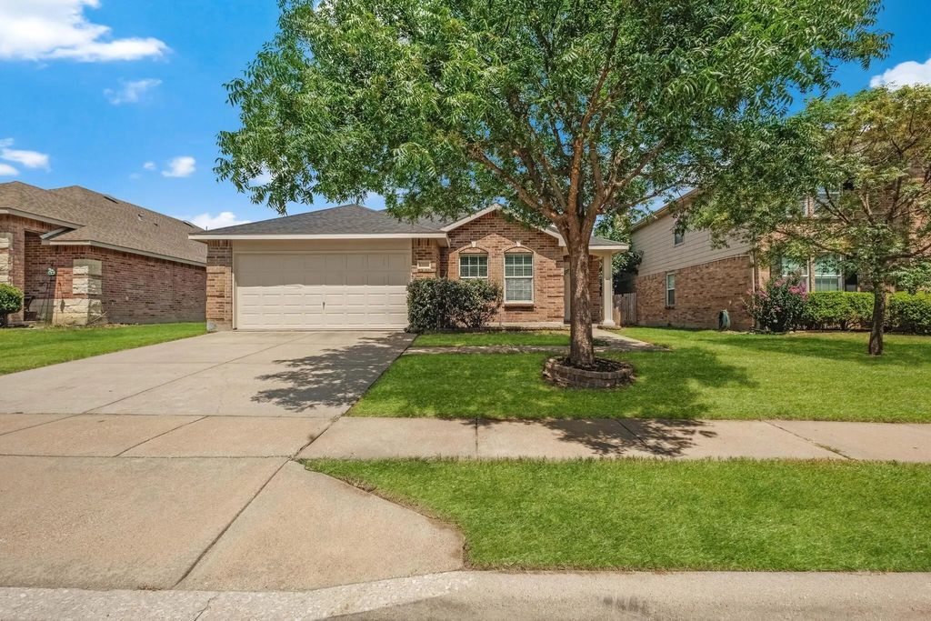 12752 Pricklybranch Drive, Fort Worth