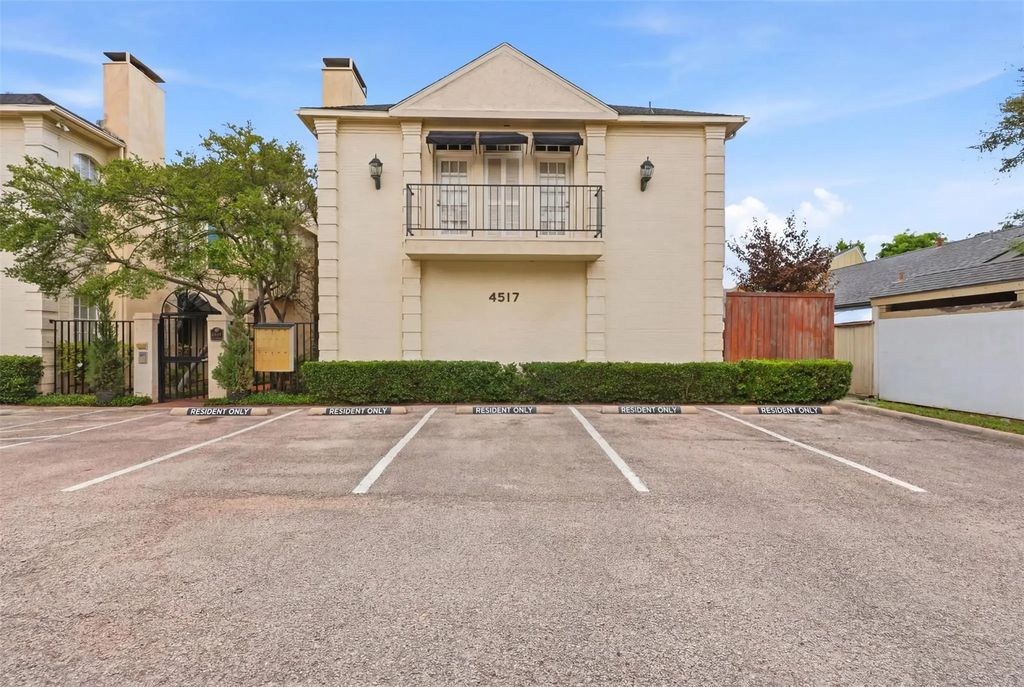 4517 Holland Avenue 109, Dallas