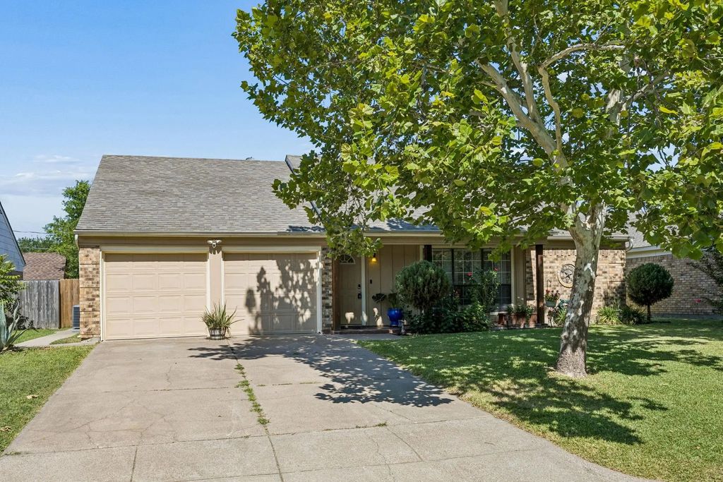 4114 Emerson Drive, Grand Prairie