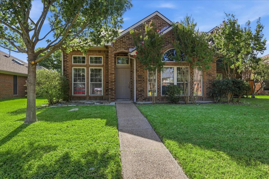 318 Lodge Road, Coppell