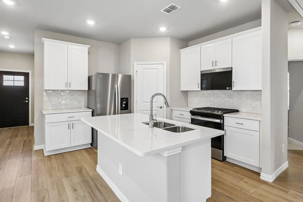 3057 O Pines Drive, Farmersville