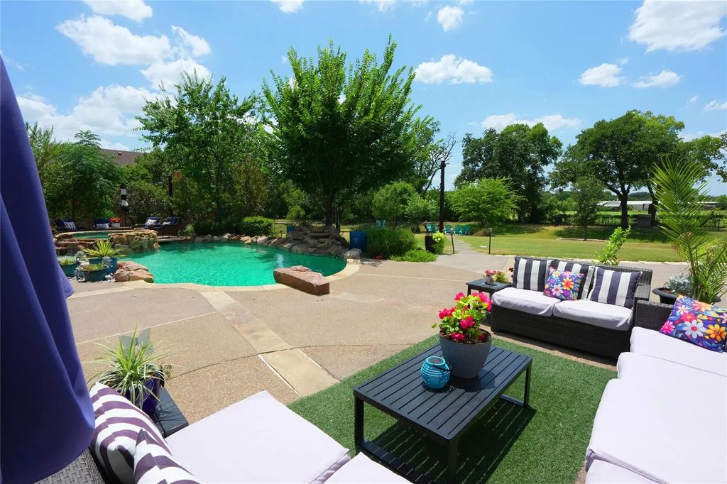 250 Whistling Duck Lane, Double Oak
