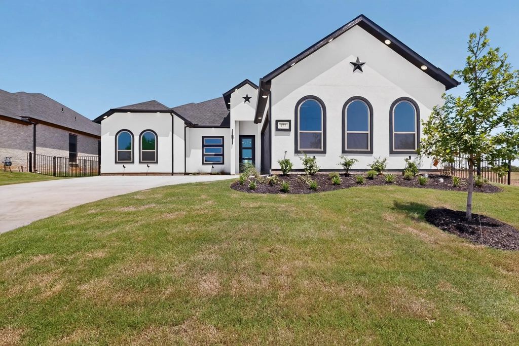 977 Bandon Dunes Drive, Fort Worth