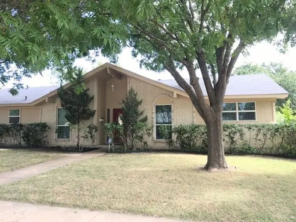 902 Bradfield Drive, Garland