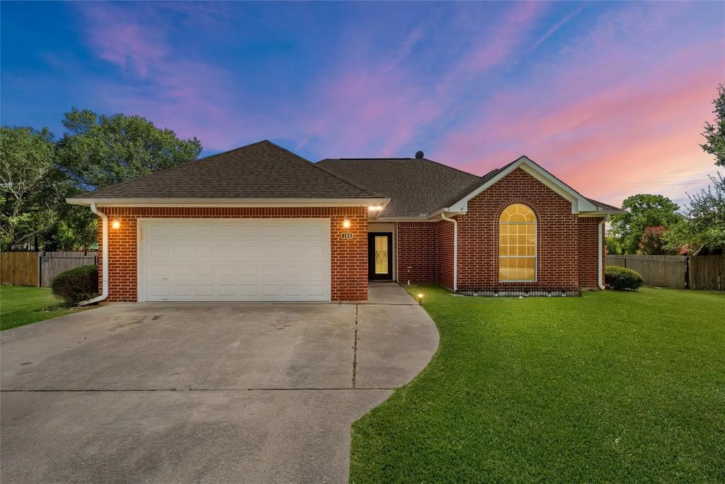 104 Frost Creek Avenue, Groesbeck