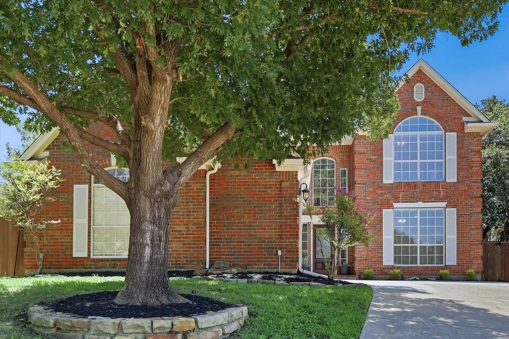 925 Hillside Court, Highland Village