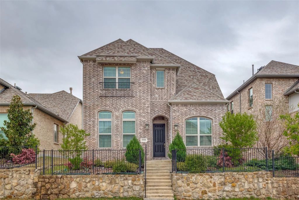 17620 Bottlebrush Drive, Dallas