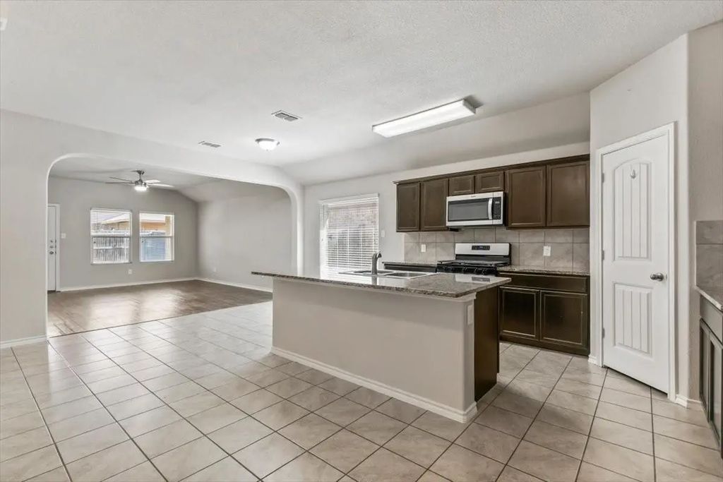 6308 Eagle Pier Way, Fort Worth