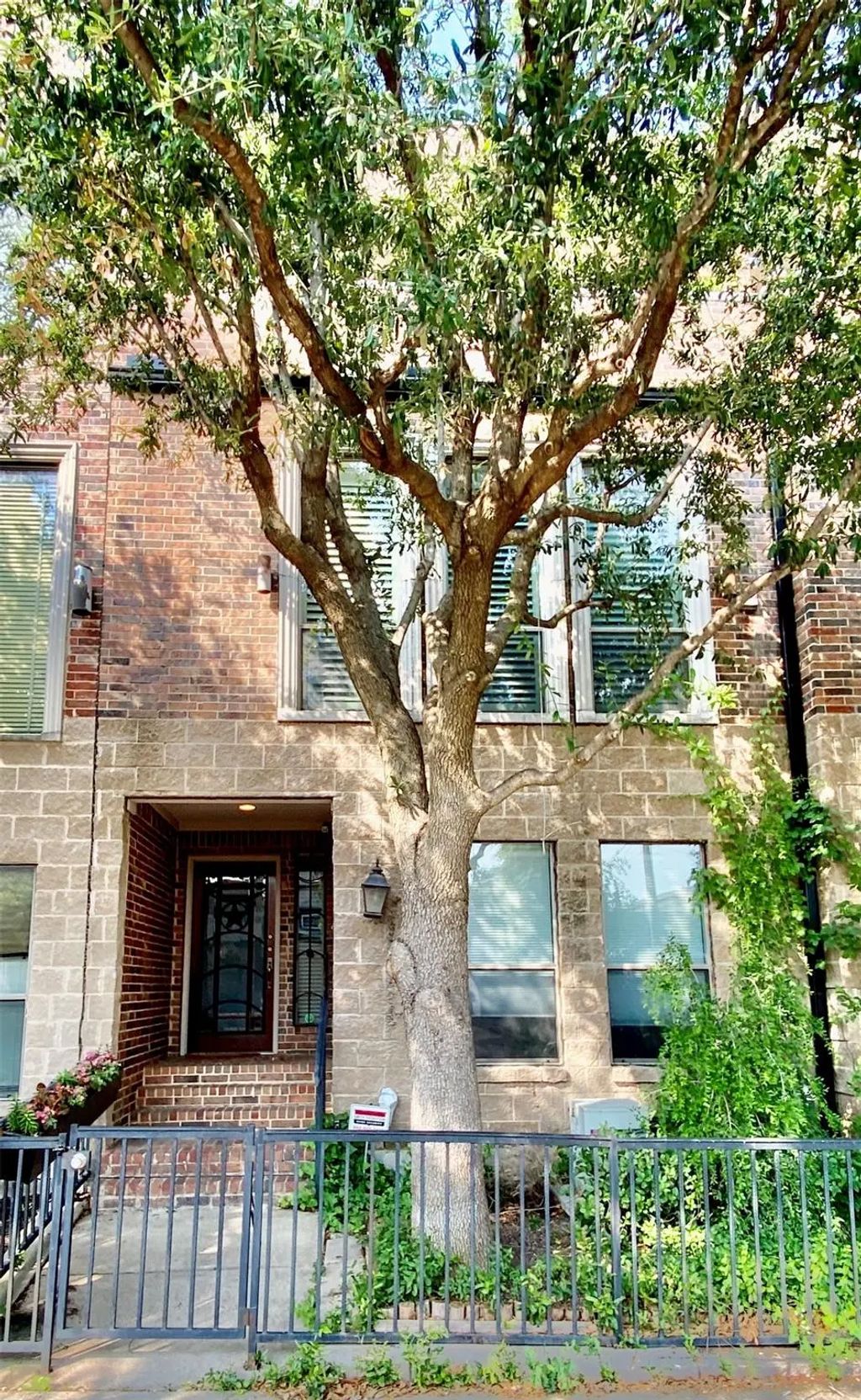 1430 Pecos Street, Dallas