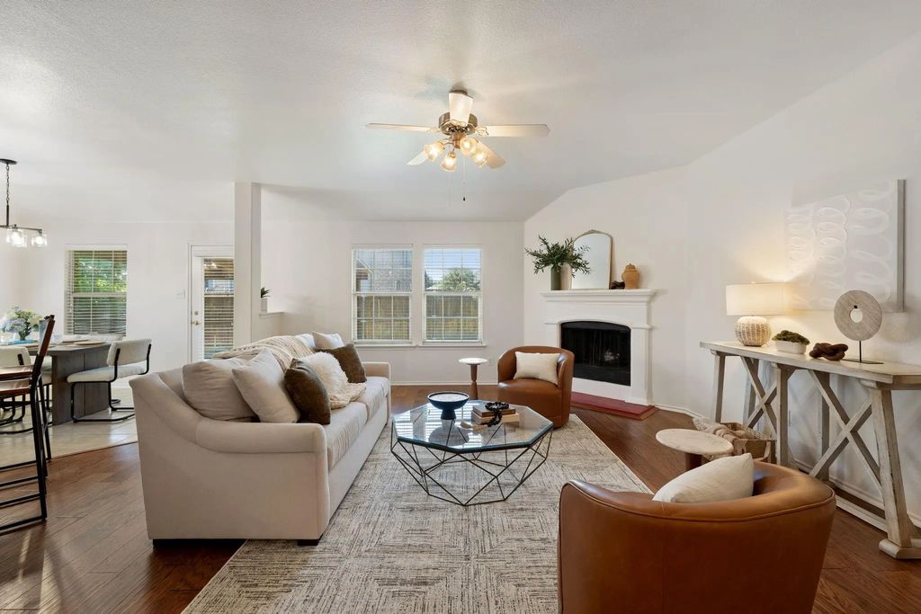 104 Holly Street, Waxahachie