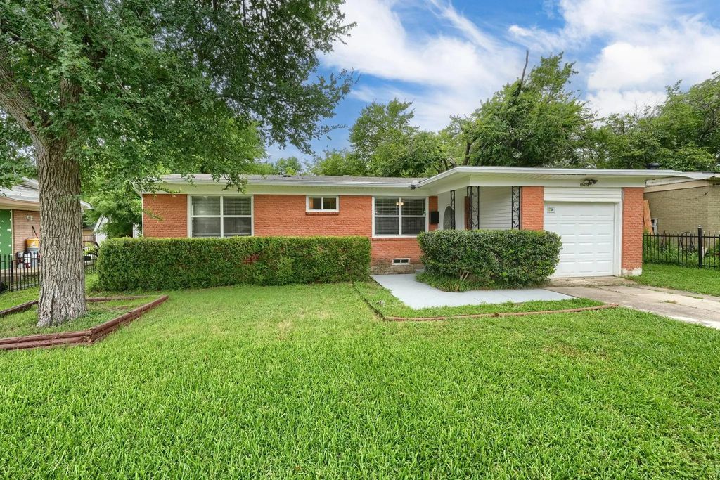 10628 Benbrook Drive, Dallas