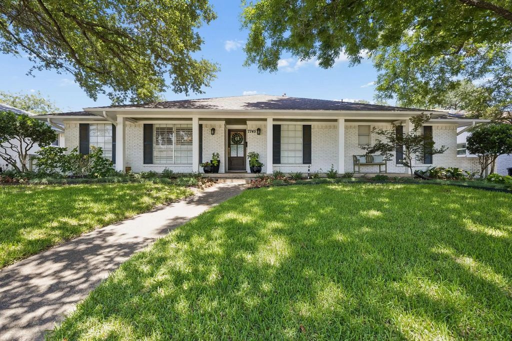 7745 La Cabeza Drive, Dallas