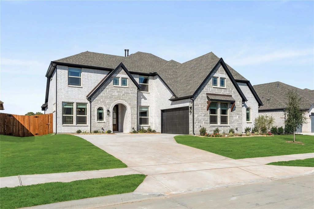 812 Twin Pine Court, Anna