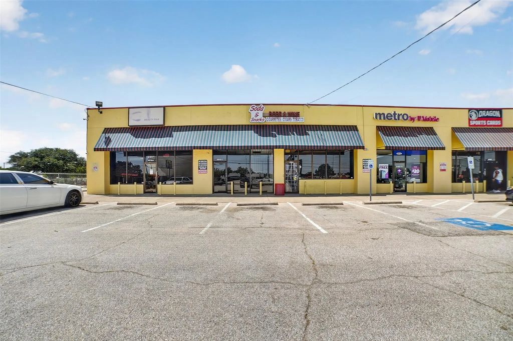 4018 W Camp Wisdom Road, Dallas