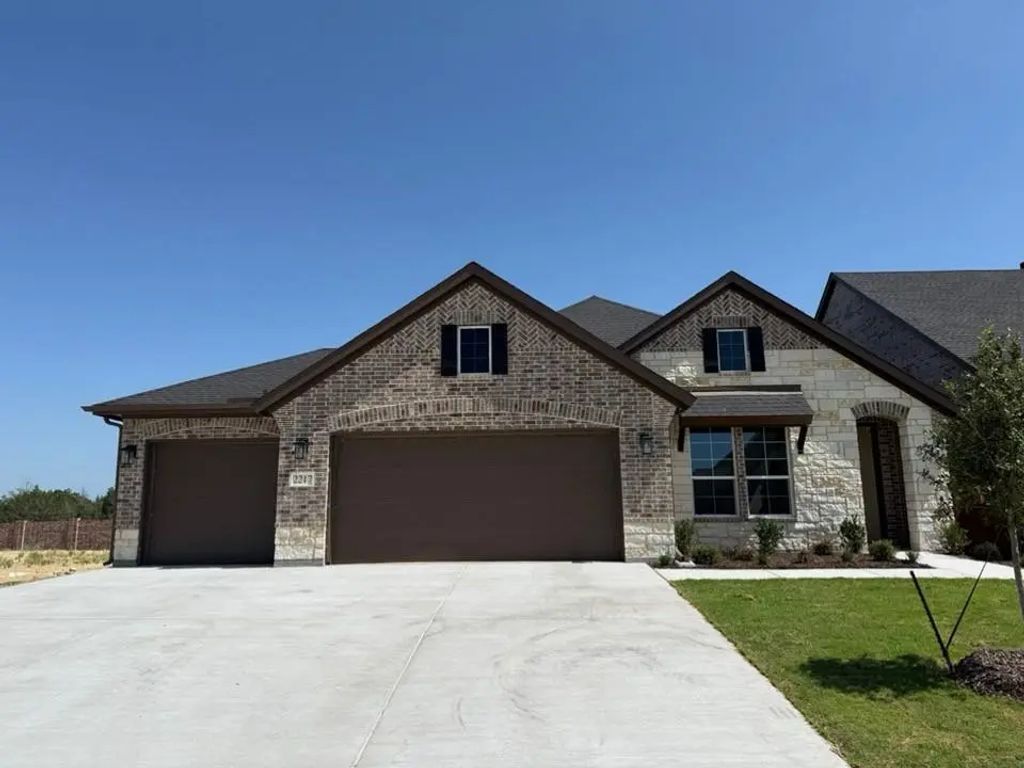 2217 Shamrock Lane, Weatherford