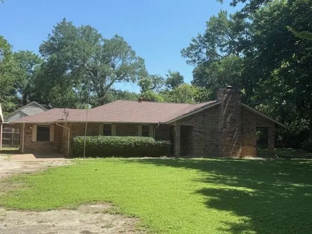 8761 S County Road, Frisco