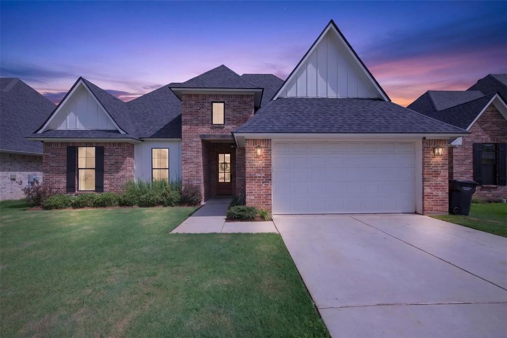 329 Newport Lane, Benton