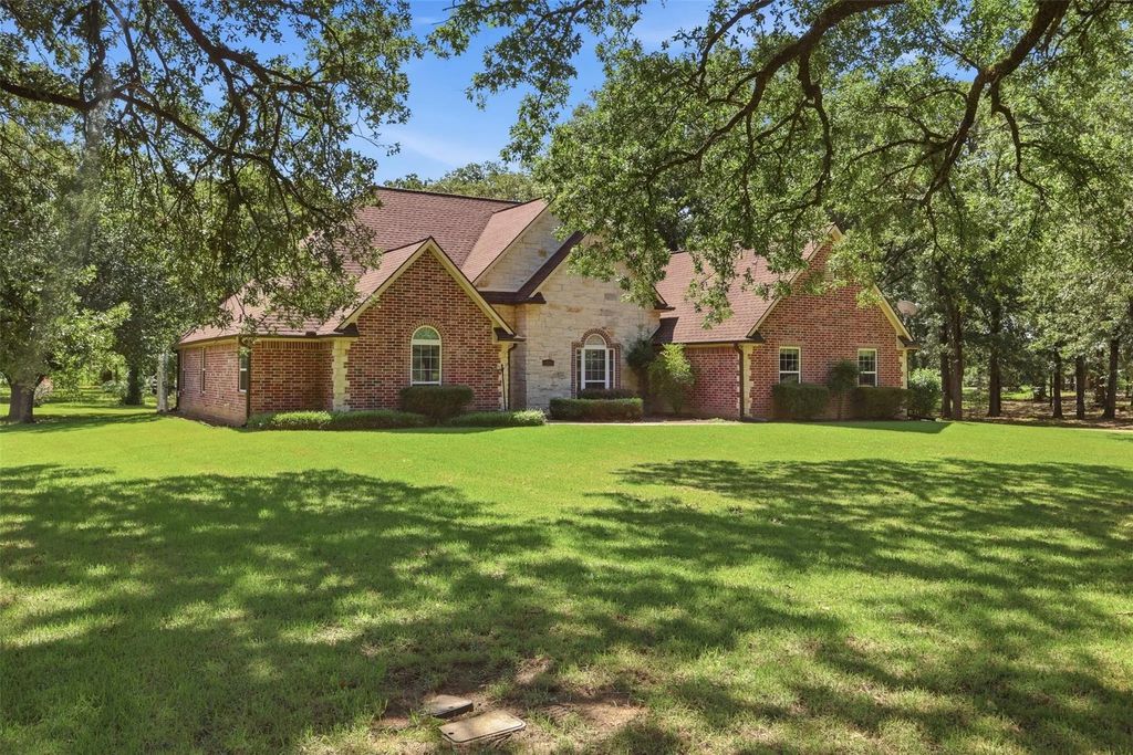 325 County Road 3646, Sulphur Springs